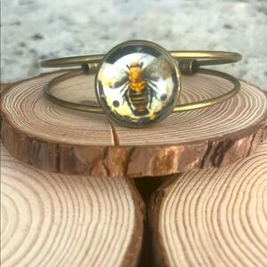 Hand Crafted Honey Bee Rubbed Bronze Tone Bracelet